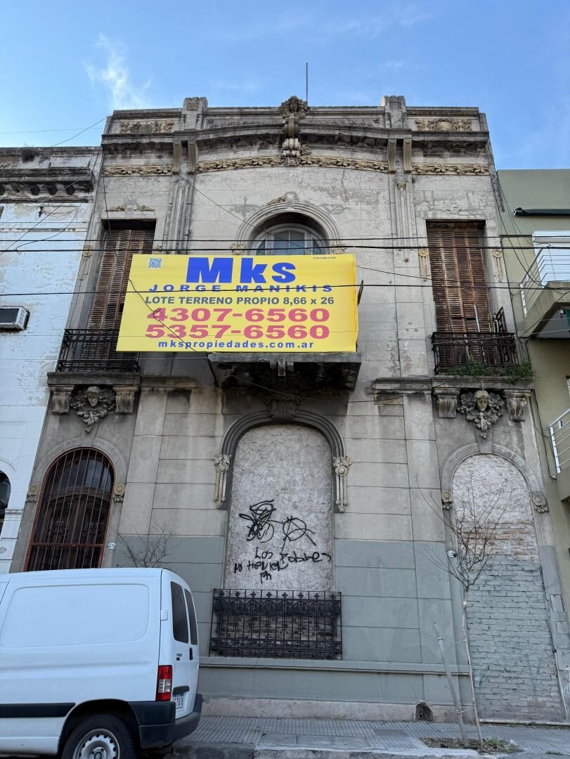 Lote en venta. Sup vendible 1.217 m² + 5 cocheras. 8,66 x 25 Mts.
