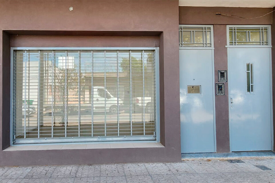 LOCAL COMERCIAL A ESTRENAR LAMADRID Y BUENOS AIRES