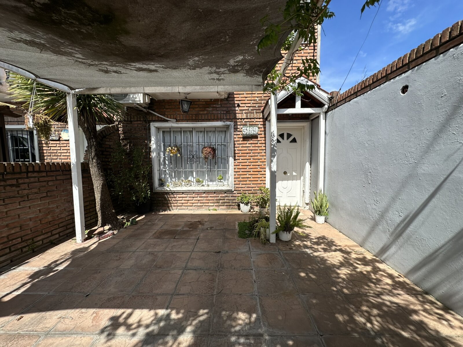 DÚPLEX 3 AMB. APTO CRÉDITO CON COCHERA Y PATIO – BERAZATEGUI — foto 2