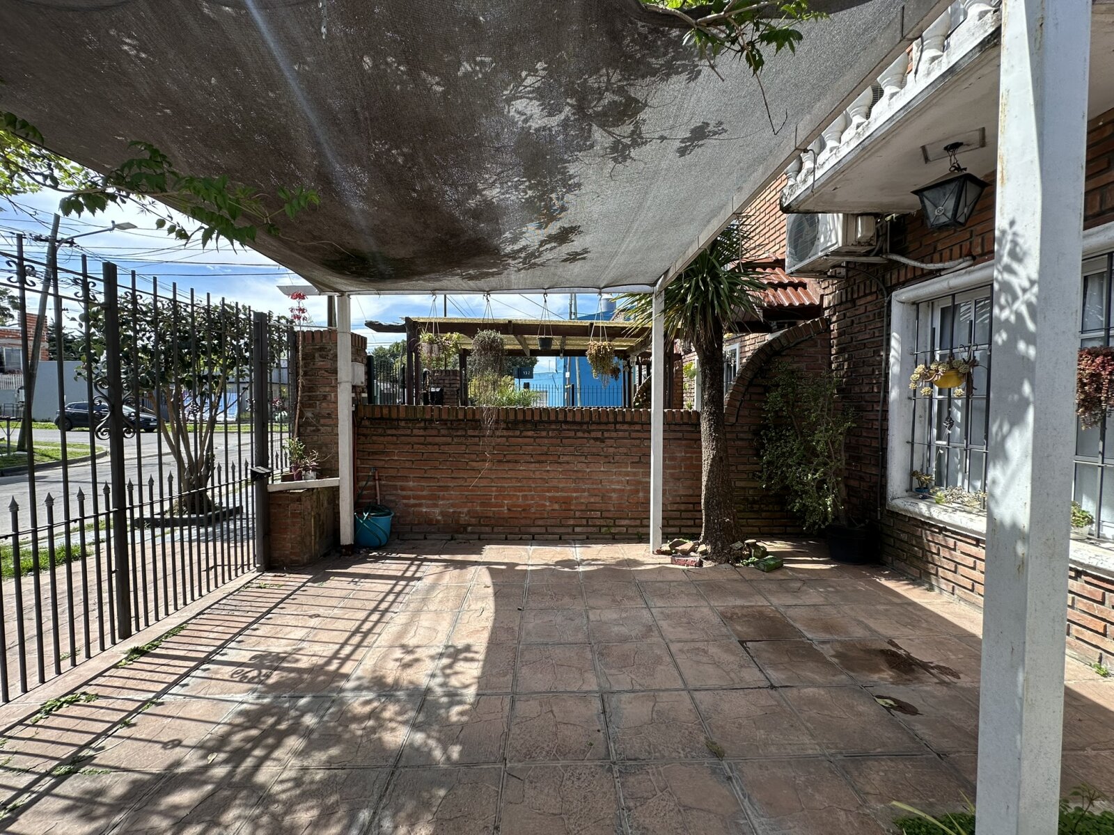 DÚPLEX 3 AMB. APTO CRÉDITO CON COCHERA Y PATIO – BERAZATEGUI — foto 3