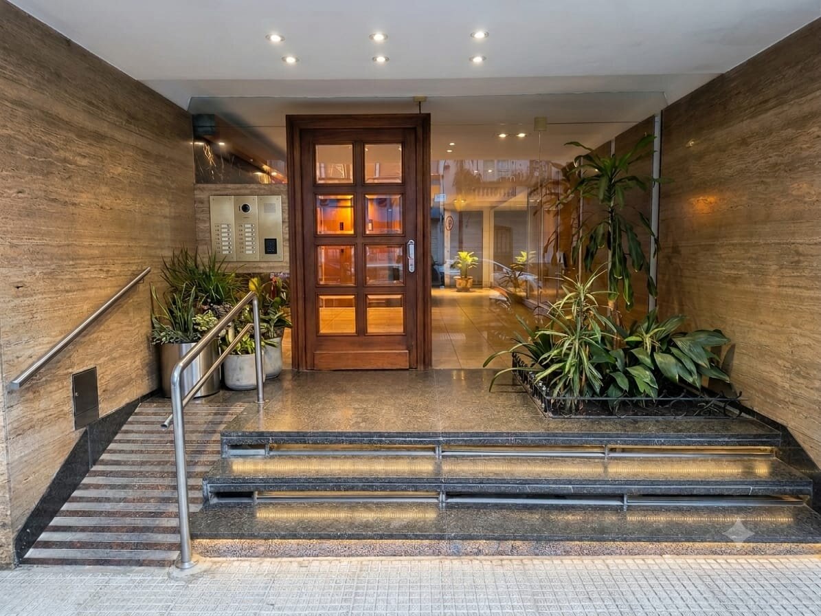 VENTA!!! Oportunidad * 4 ambtes c/cochera a refaccionar — foto 2