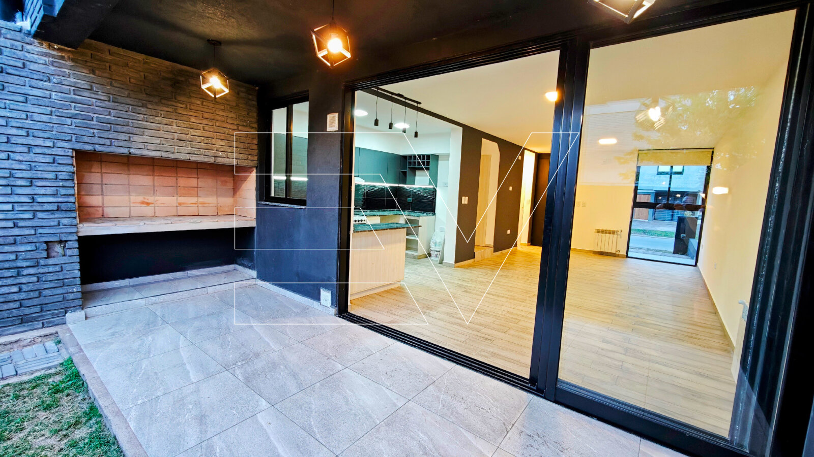 ALQUILER. COLINAS DE MANANTIALES. DUPLEX 3 DORM 3 BAÑOS PATIO GALERIA CON ASADOR - 14