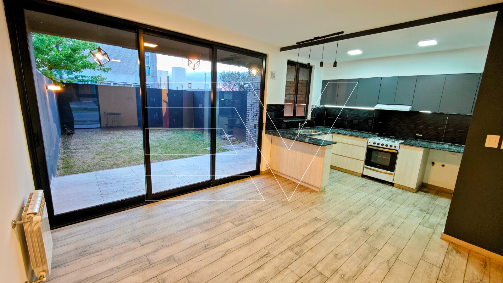 ALQUILER. COLINAS DE MANANTIALES. DUPLEX 3 DORM 3 BAÑOS PATIO GALERIA CON ASADOR - 9