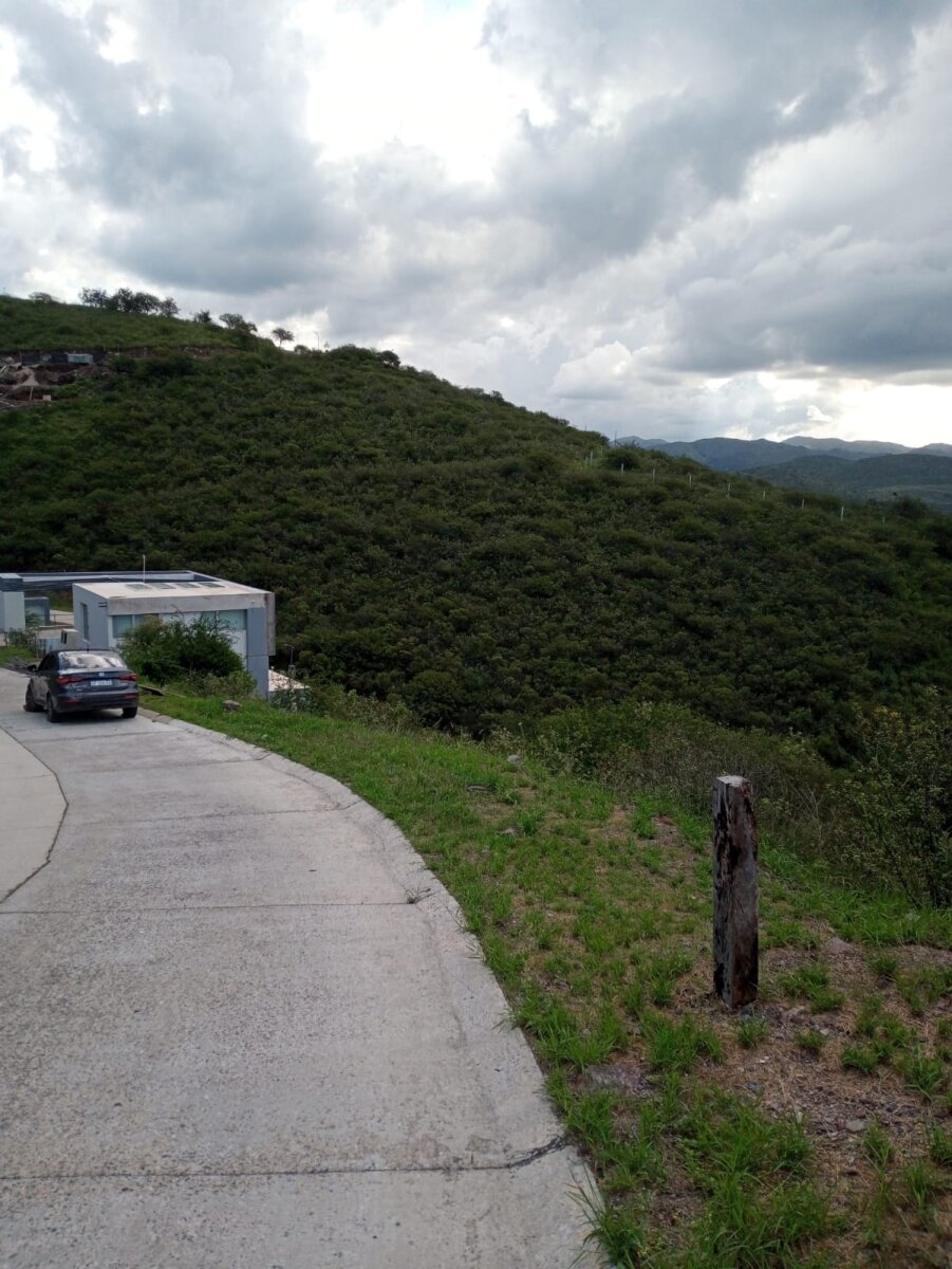 Vendo lote en B° La Deseada — foto 3