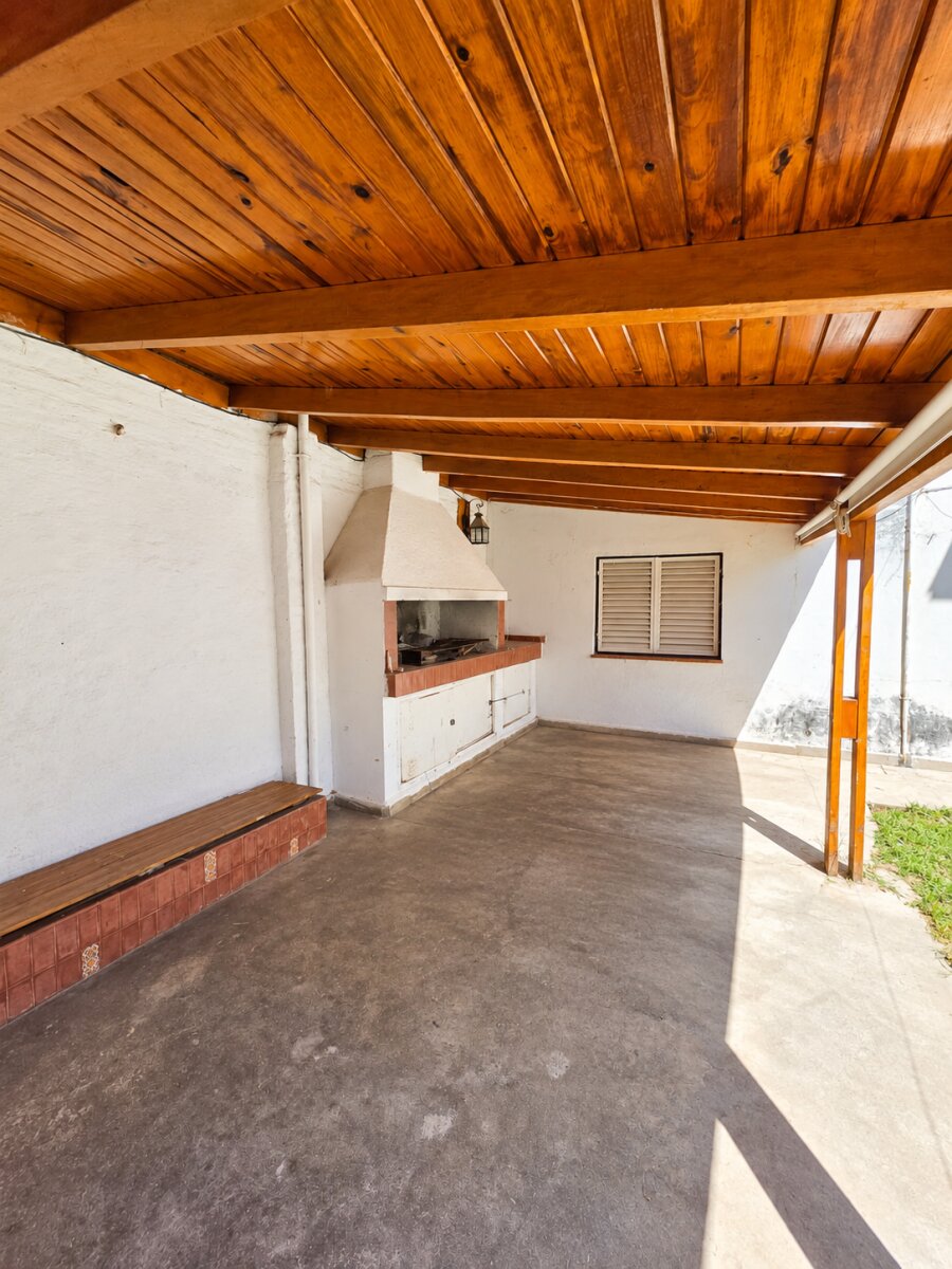 CASA EN ALQUILER | 2 DORMITORIOS PATIO, QUINCHO Y ASADOR B° YAPEYÚ — foto 11