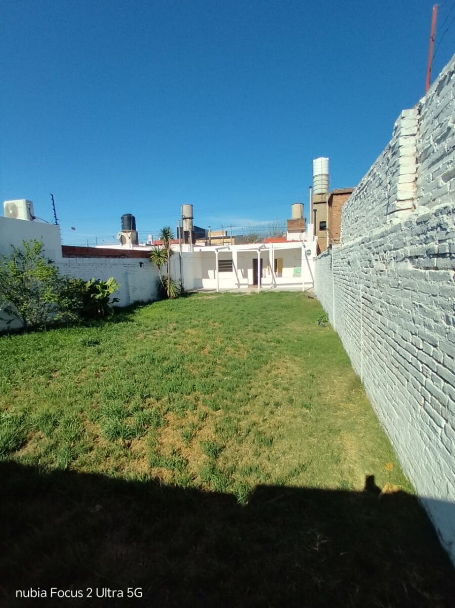 ALQUILO CASA 2 DORMITORIOS AMPLIO PATIO EN ALTO ALBERDI — foto 4