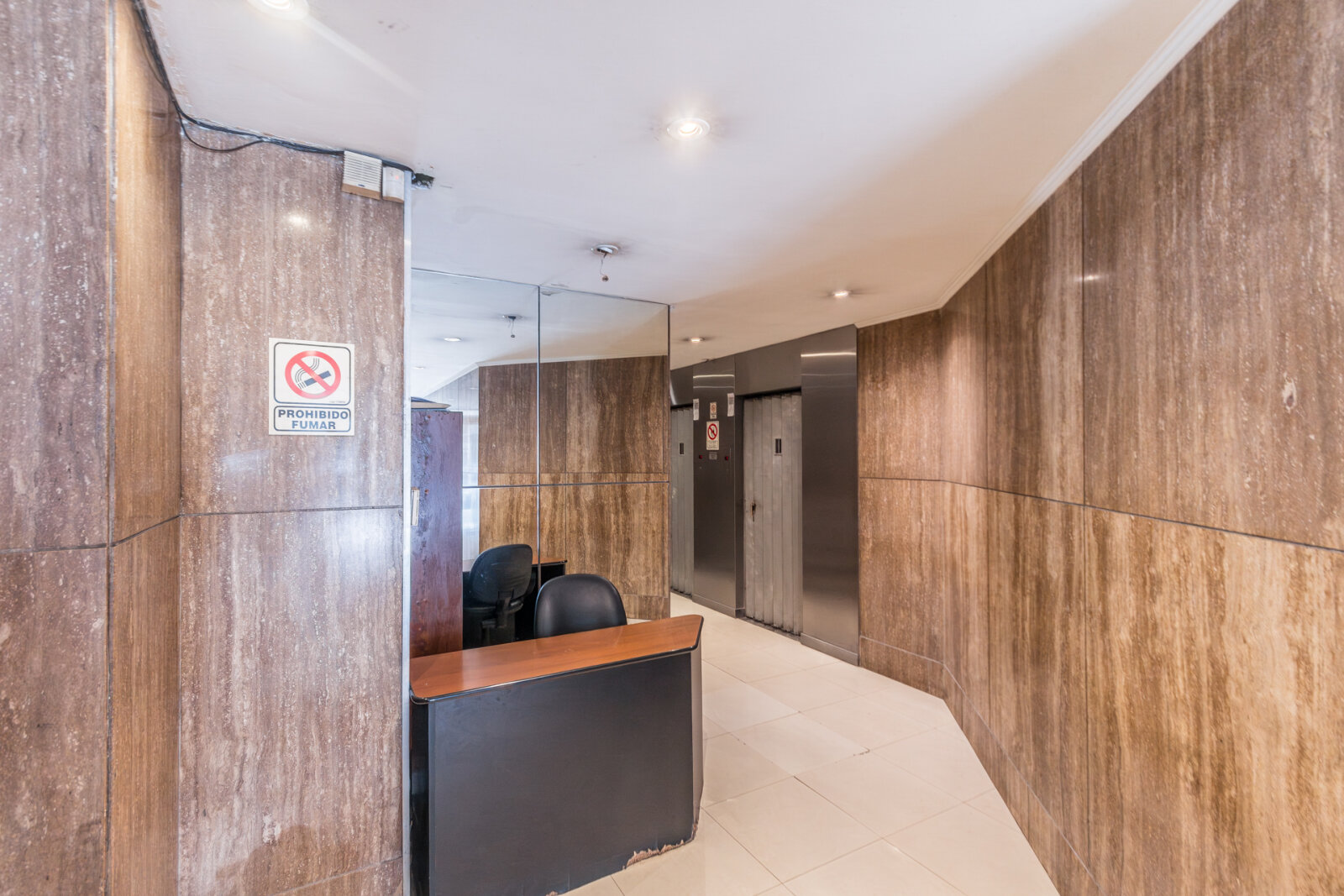 Venta de Oficina Comercial de 77 m² - San Nicolas - 28