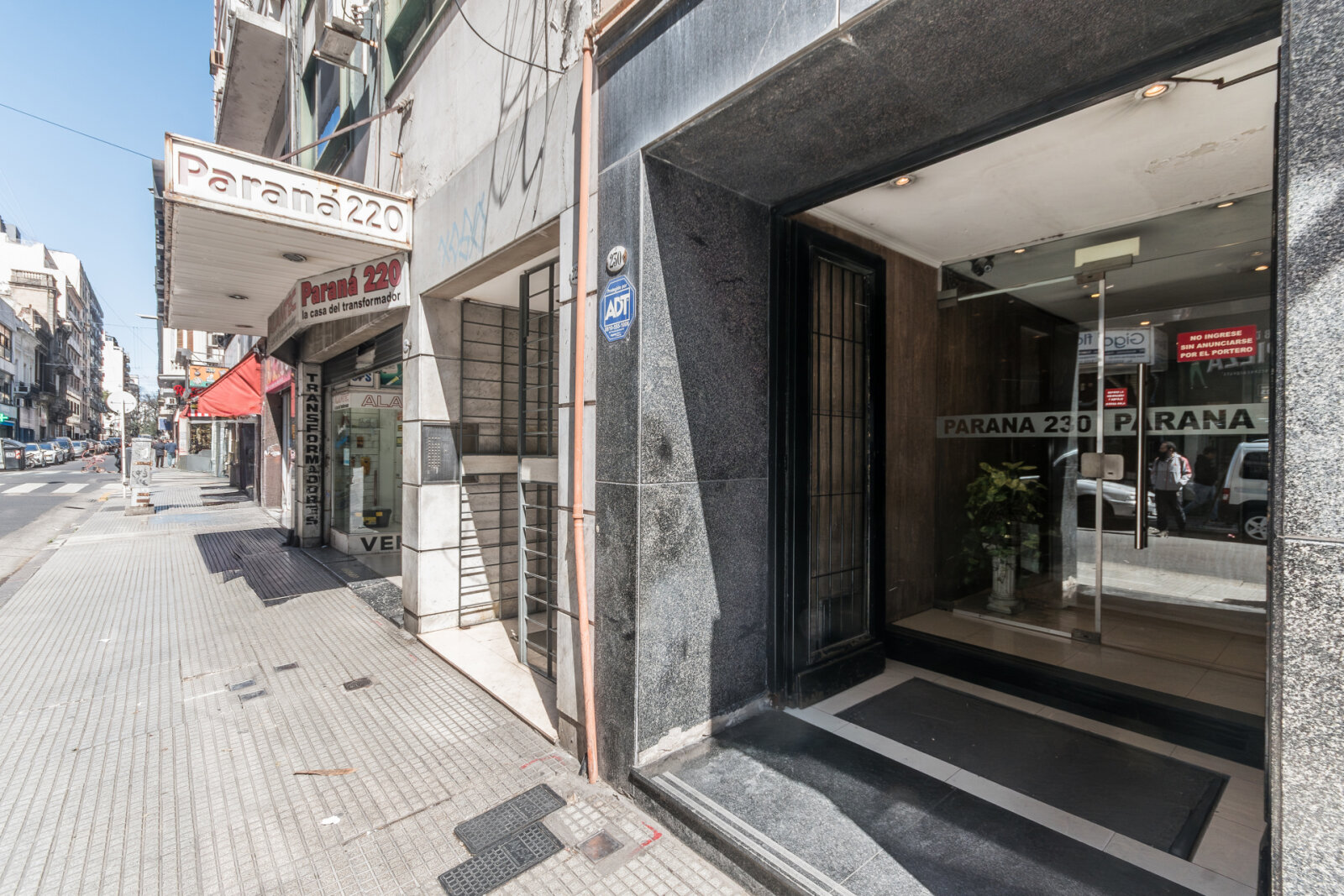 Venta de Oficina Comercial de 77 m² - San Nicolas - 29