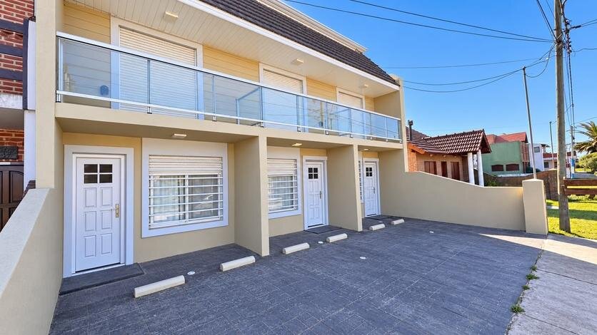 VENTA COMPLEJO DE TRIPLEX A 2 CUADRAS DEL MAR - 2