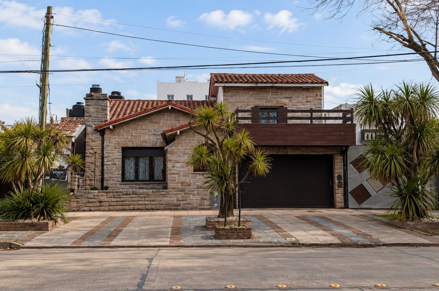 CASA 4 AMB SOBRE AVENIDA LIBERTAD - IDEAL DESARROLO