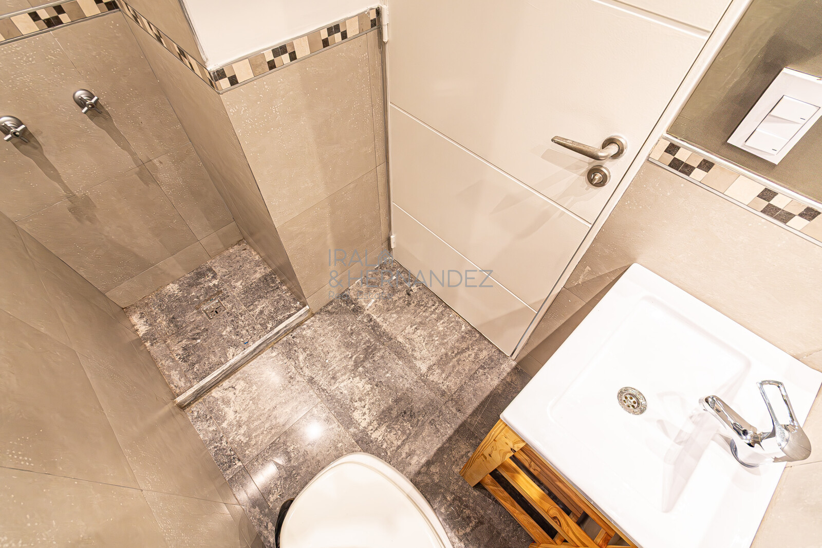 3 Ambientes con Balcón Terraza, Parrilla Propia, Cochera y Baulera | Piso Alto con Vista Abierta en Villa Urquiza - 17