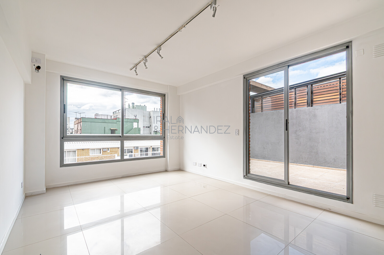 3 Ambientes con Balcón Terraza, Parrilla Propia, Cochera y Baulera | Piso Alto con Vista Abierta en Villa Urquiza - 27