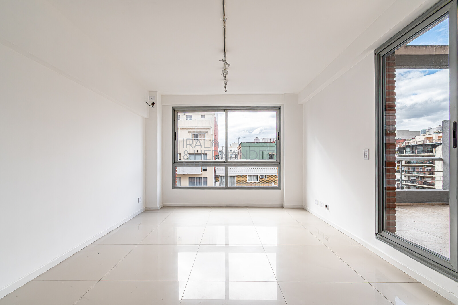 3 Ambientes con Balcón Terraza, Parrilla Propia, Cochera y Baulera | Piso Alto con Vista Abierta en Villa Urquiza — foto 5