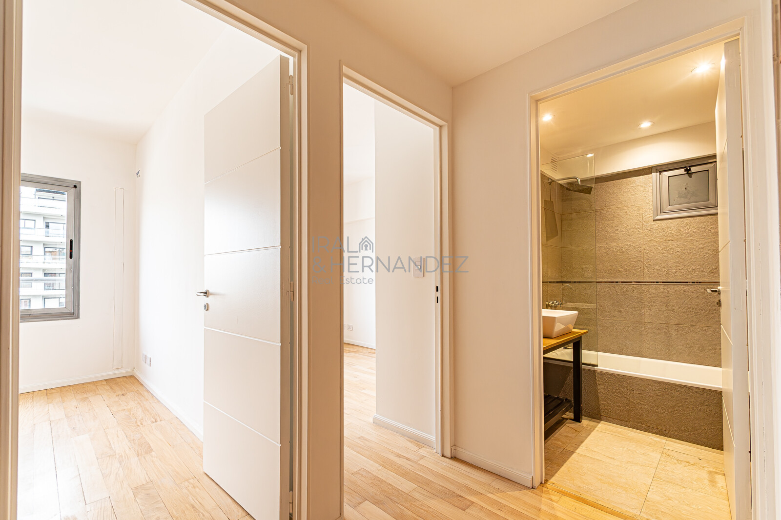 3 Ambientes con Balcón Terraza, Parrilla Propia, Cochera y Baulera | Piso Alto con Vista Abierta en Villa Urquiza — foto 13