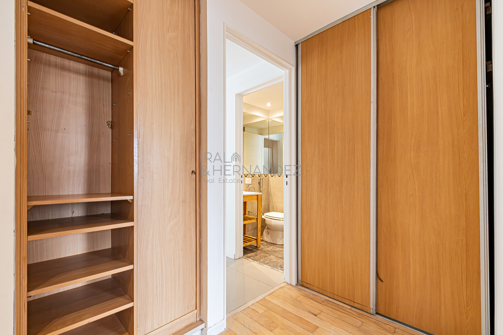 3 Ambientes con Balcón Terraza, Parrilla Propia, Cochera y Baulera | Piso Alto con Vista Abierta en Villa Urquiza — foto 12