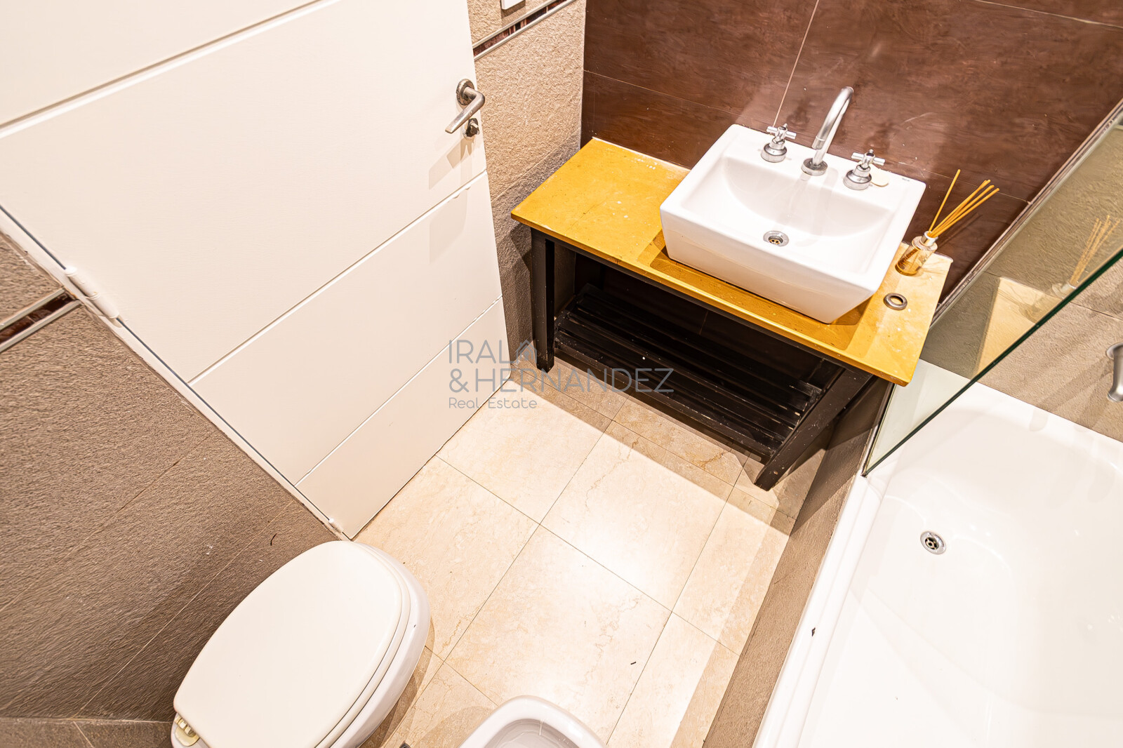 3 Ambientes con Balcón Terraza, Parrilla Propia, Cochera y Baulera | Piso Alto con Vista Abierta en Villa Urquiza — foto 15