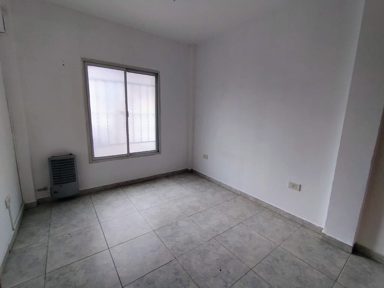 PH 2 AMBIENTES CON PATIO EN ALQUILER EN MORON - 8