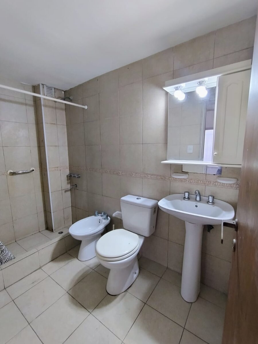 PH 2 AMBIENTES CON PATIO EN ALQUILER EN MORON - 5