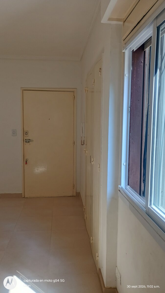 Monoambiente luminoso, bajas expensas, ubicación privilegiada todos los medios de transporte. Recientemente reciclado nuevo - 5