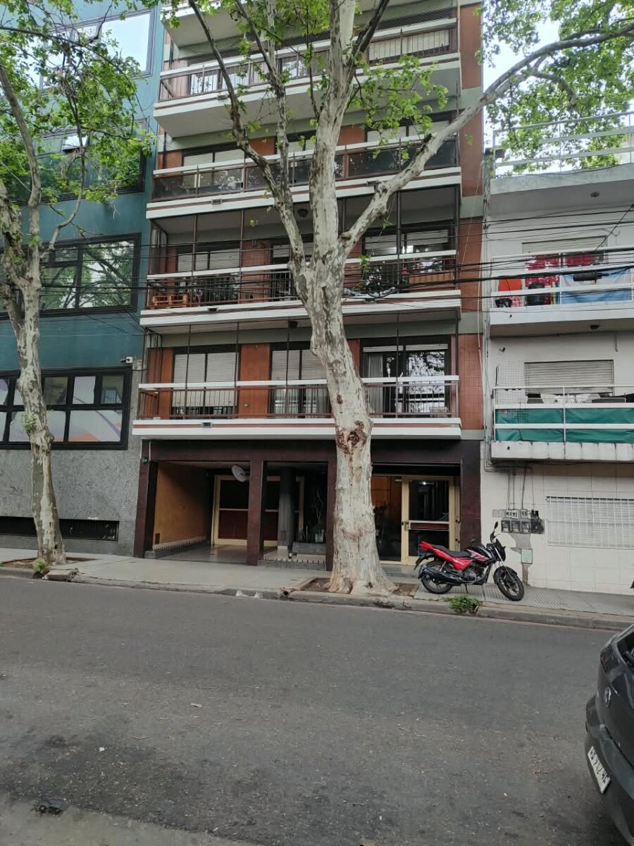 Monoambiente luminoso, bajas expensas, ubicación privilegiada todos los medios de transporte. Recientemente reciclado nuevo - 22