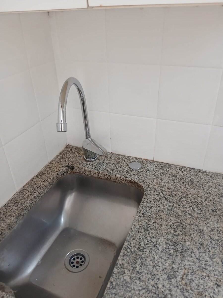 Monoambiente luminoso, bajas expensas, ubicación privilegiada todos los medios de transporte. Recientemente reciclado nuevo - 13