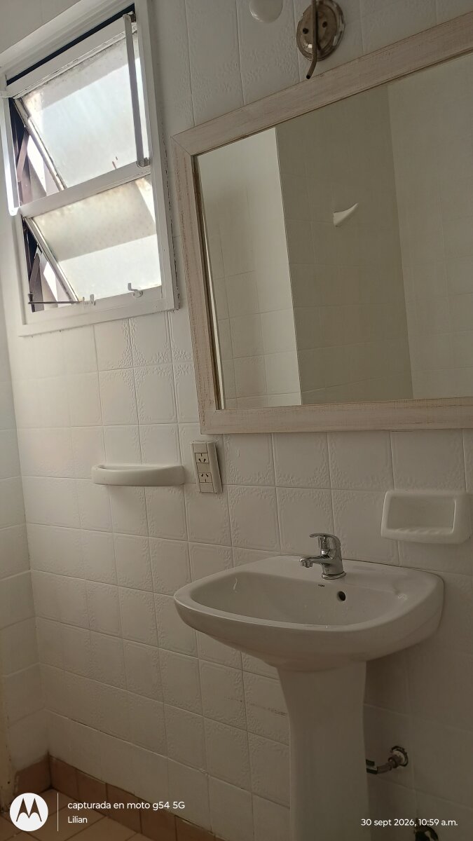 Monoambiente luminoso, bajas expensas, ubicación privilegiada todos los medios de transporte. Recientemente reciclado nuevo - 17