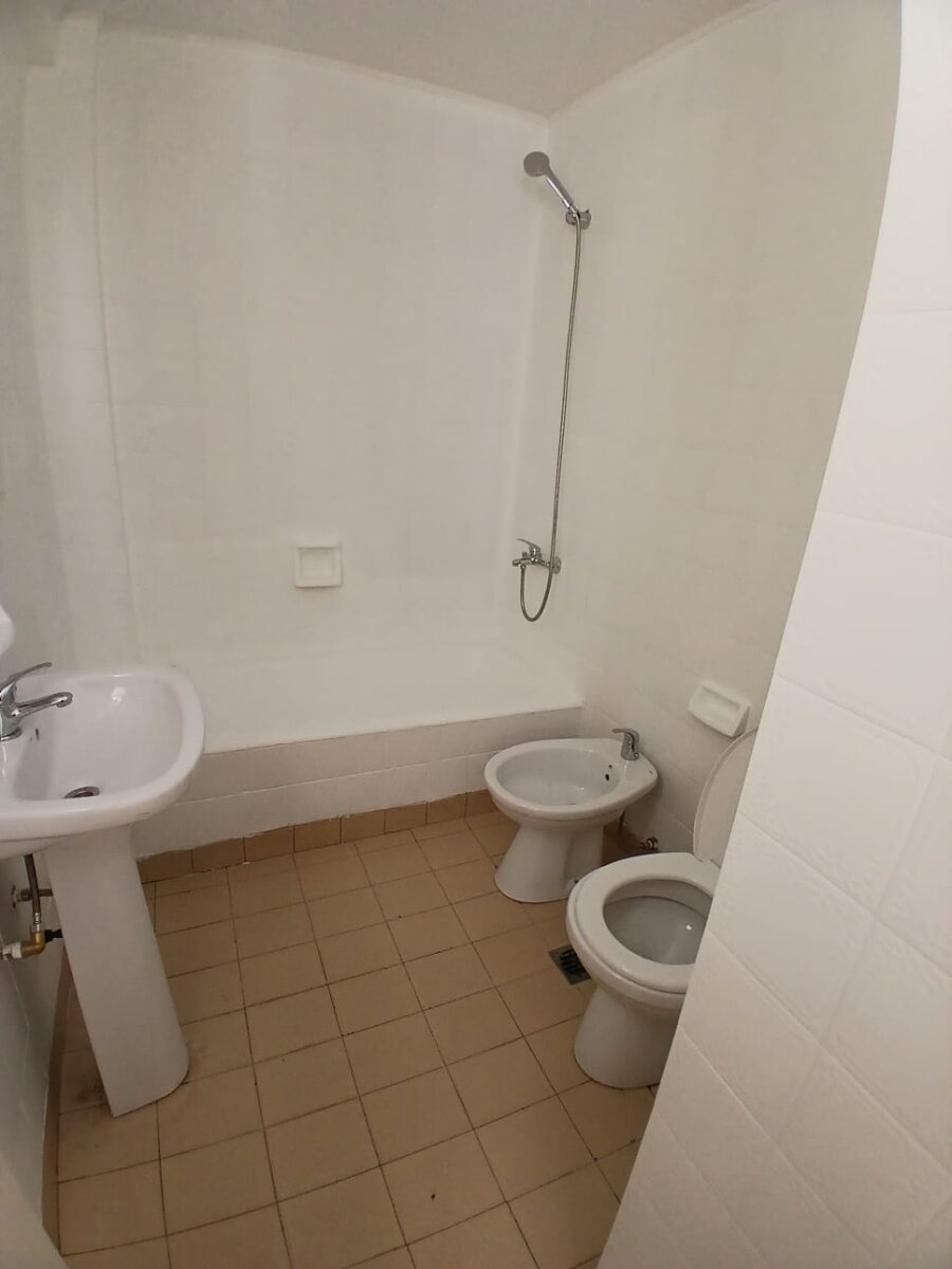Monoambiente luminoso, bajas expensas, ubicación privilegiada todos los medios de transporte. Recientemente reciclado nuevo - 14