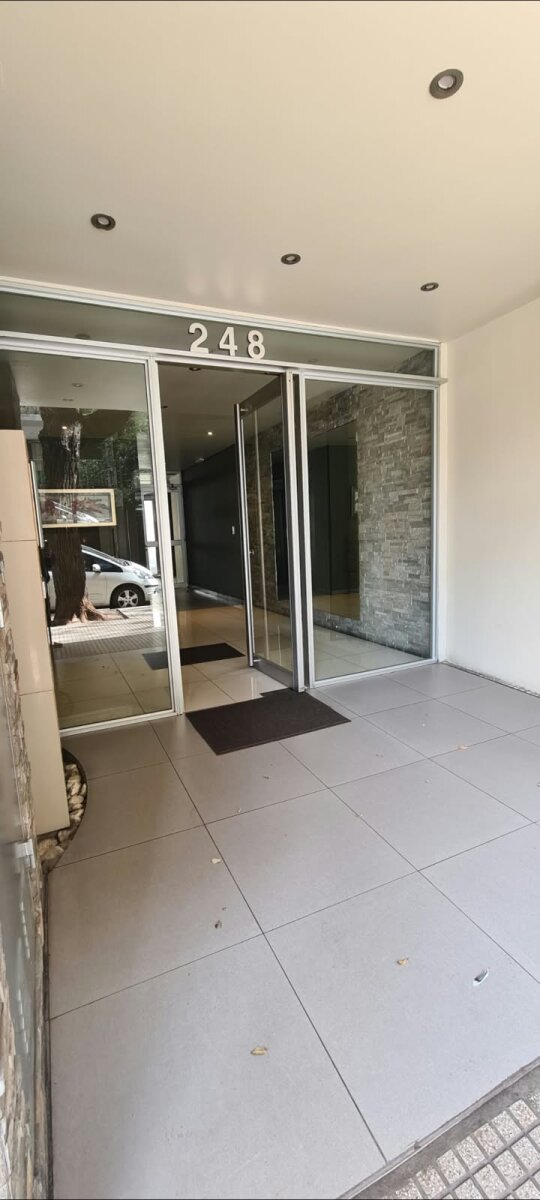 Alquiler Monoambiente balcón. Contrafrente. Apto profesional. Full Amenities. Baulera. — foto 3