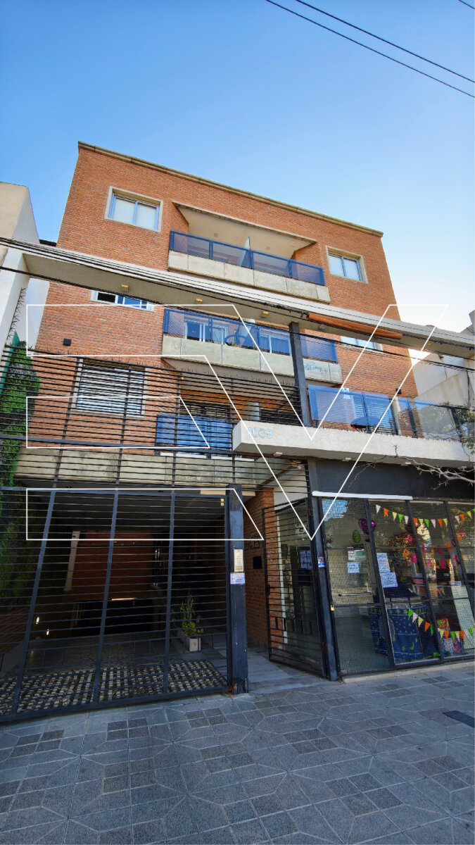 VENTA. B° PUEYRREDON. DEPTO 2 DORM PB CON GRAN PATIO PROPIO Y ASADOR. ESCRITURA - 18