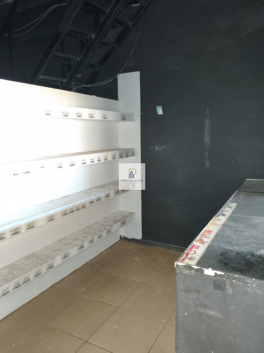 SE ALQUILA LOCAL COMERCIAL SOBRE AVENIDA PRINCIPAL EN POSADAS MISIONES - 16