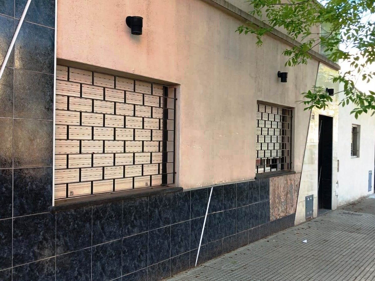 VILLA LUGANO DEPTO TIPO CASA PH EN VENTA 2 y 1/2 AMBIENTES PATIO LAVADERO EN PTA. BAJA SIN EXPENSAS - 3