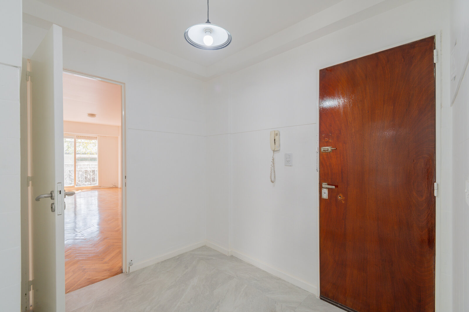 Semipiso - Cochera - Frente - Balcón - Belgrano — foto 9