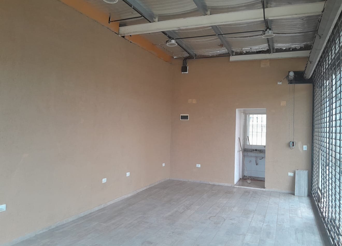 Alquilo Local en Barrio Procrear Liceo - 23