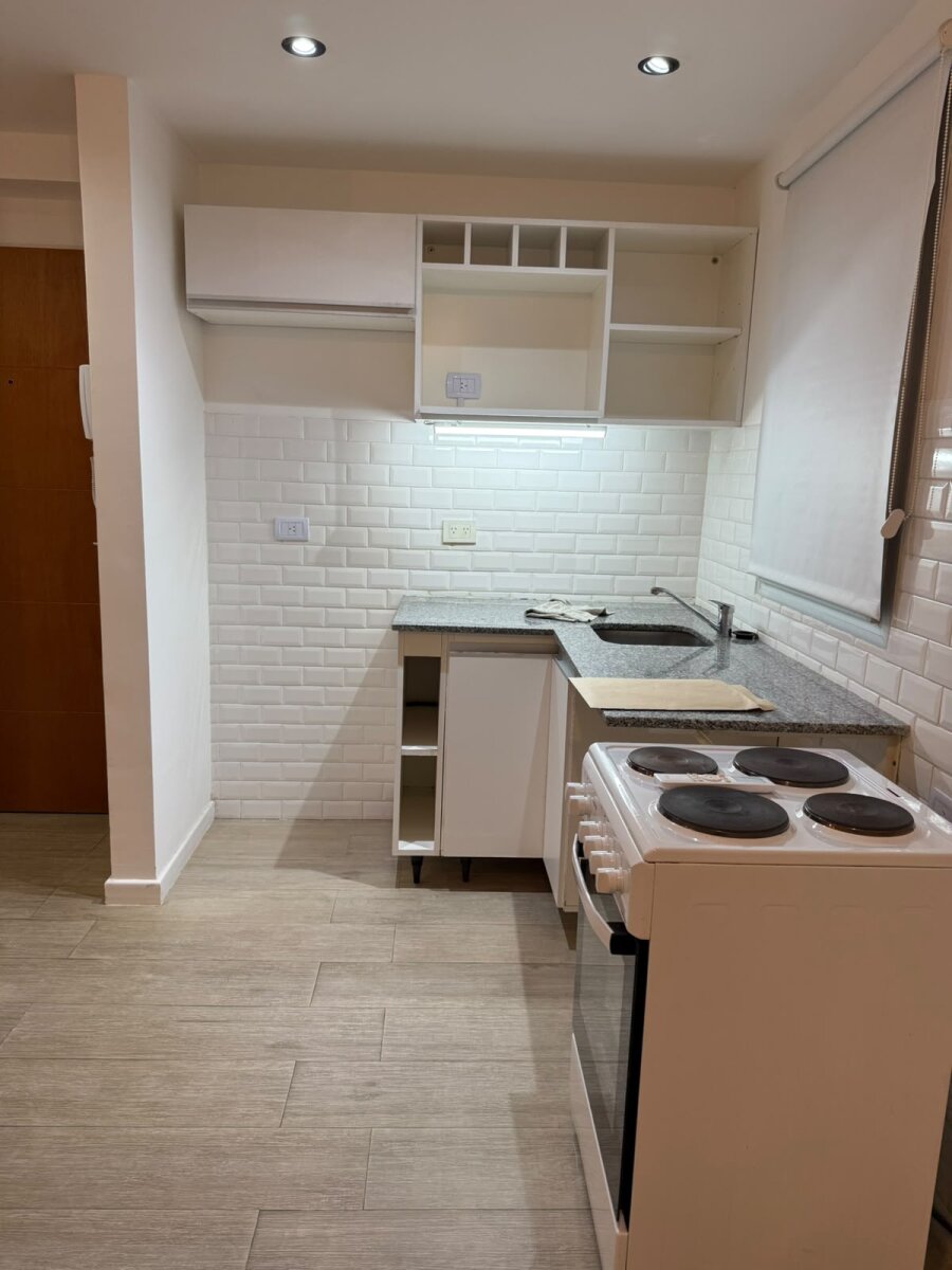 COQUETO MONOAMBIENTE DIVISIBLE AL FTE. CON BALCON — foto 6