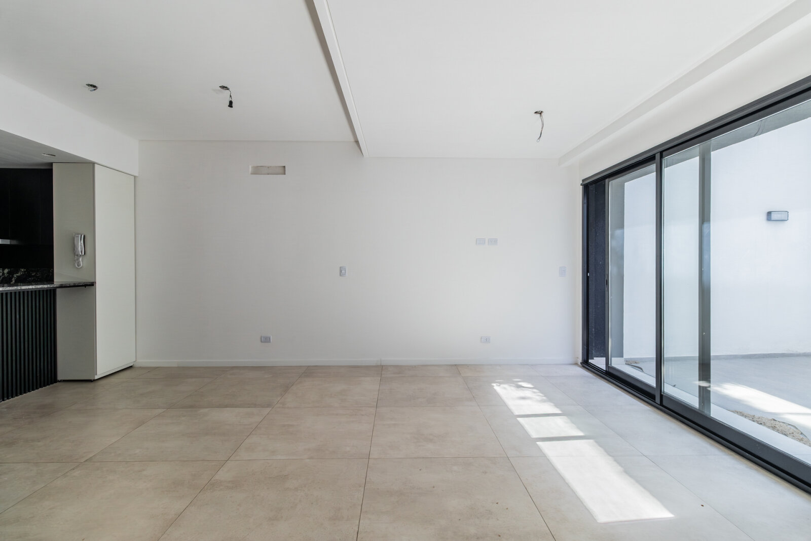 Venta. Departamento 3 ambientes a estrenar. Con patio. Eléctrico. Liniers — foto 8