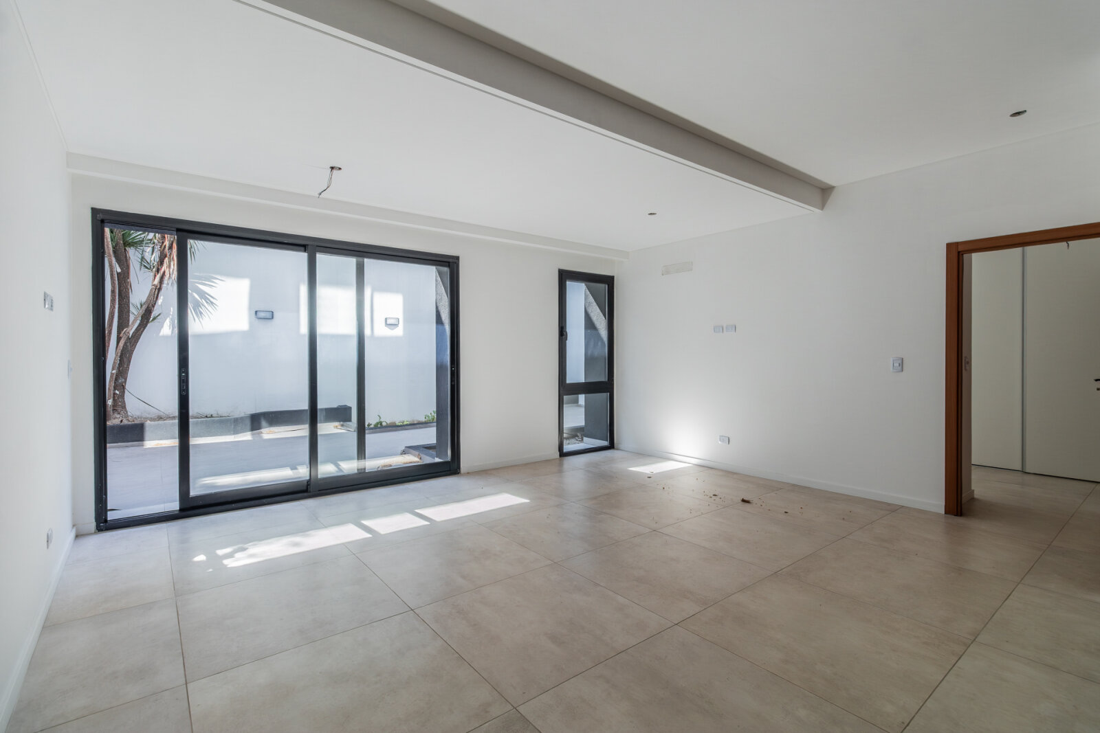 Venta. Departamento 3 ambientes a estrenar. Con patio. Eléctrico. Liniers — foto 11