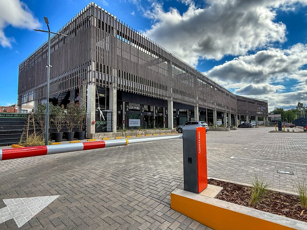 Oficinas de 45 m² a estrenar en alquiler en Calandria Mall, Zona Sur - 1