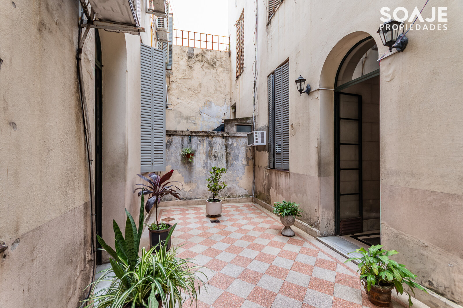 Departamento en Venta de 3 Amb. con Patio en Balvanera - 23