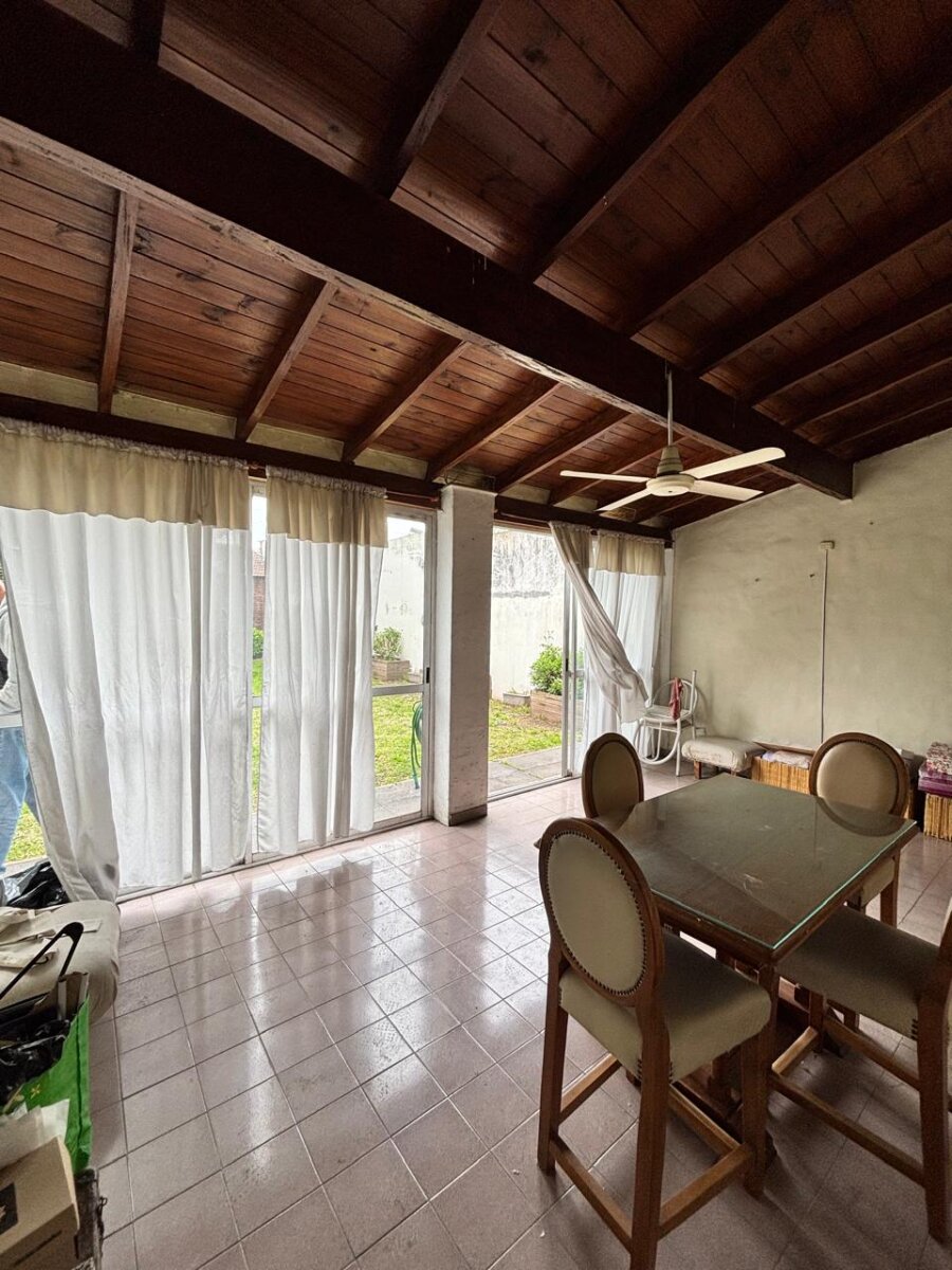 Casa 4 ambientes con garange y quincho - 49