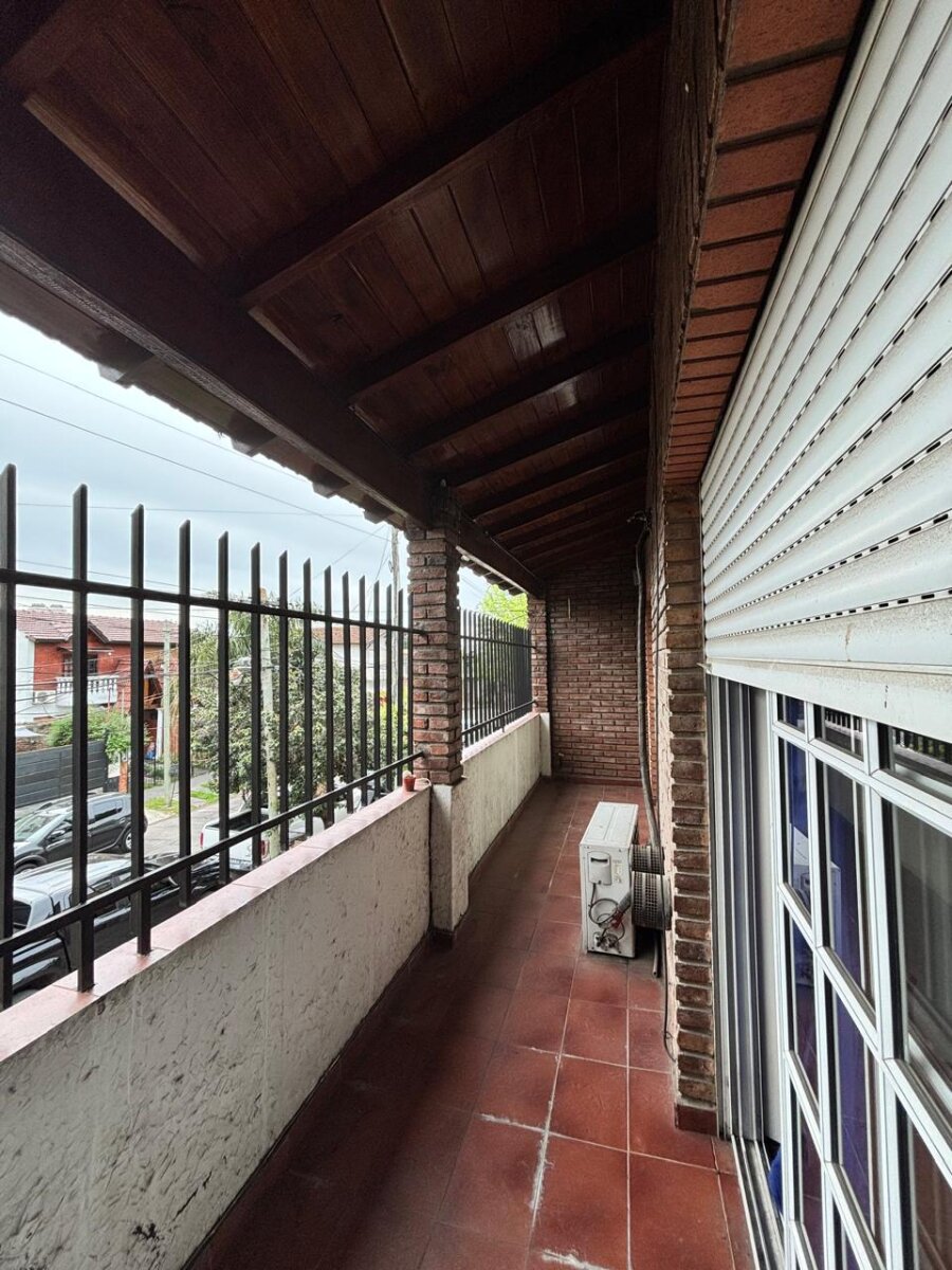 Casa 4 ambientes con garange y quincho - 34