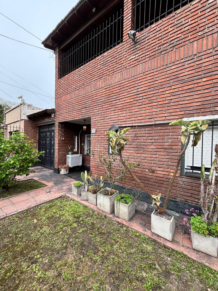 Casa 4 ambientes con garange y quincho — foto 2
