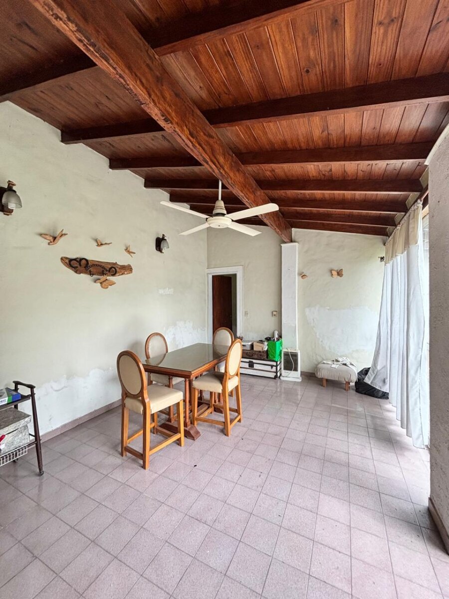 Casa 4 ambientes con garange y quincho - 47