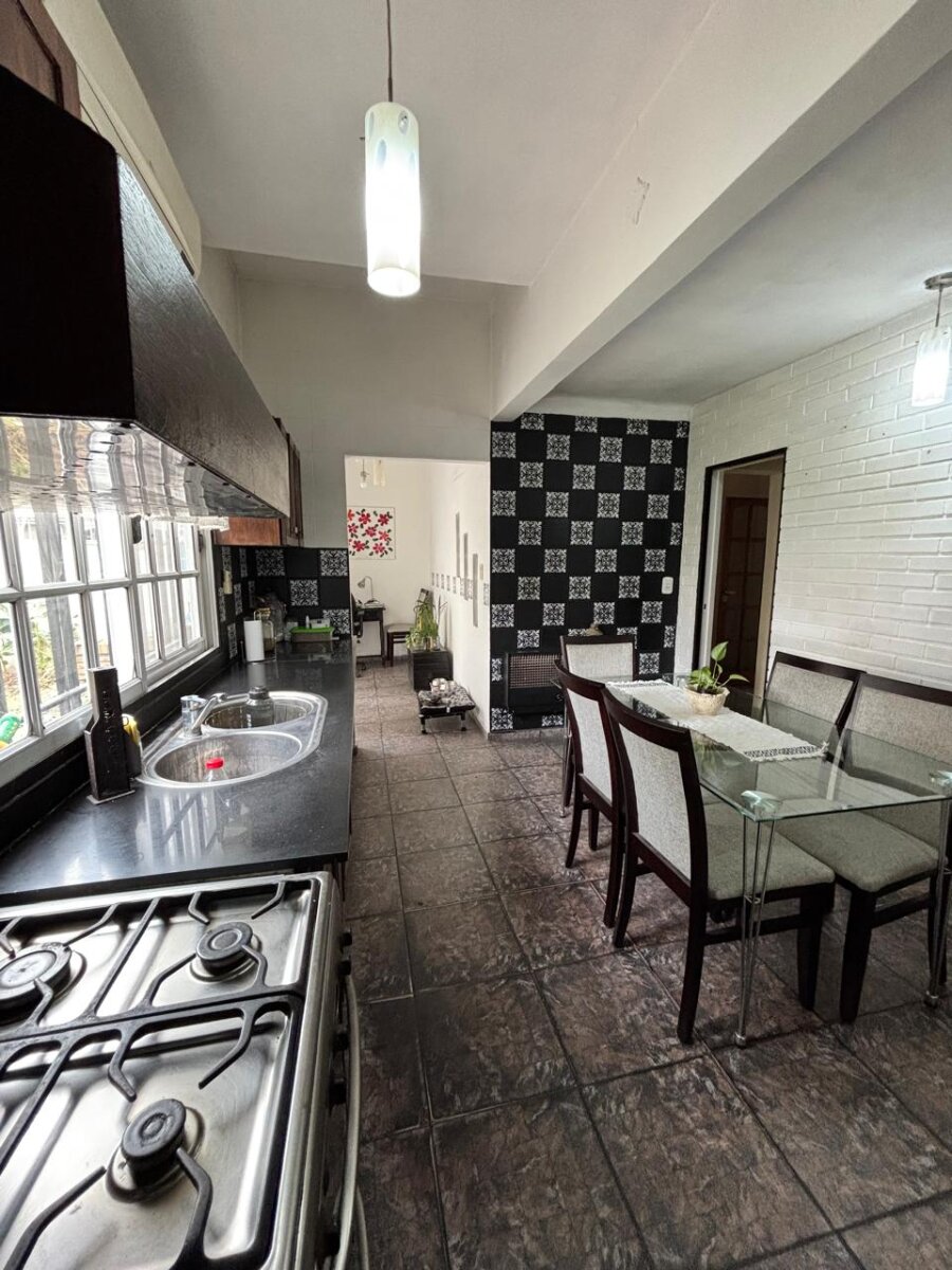 Casa 4 ambientes con garange y quincho - 19