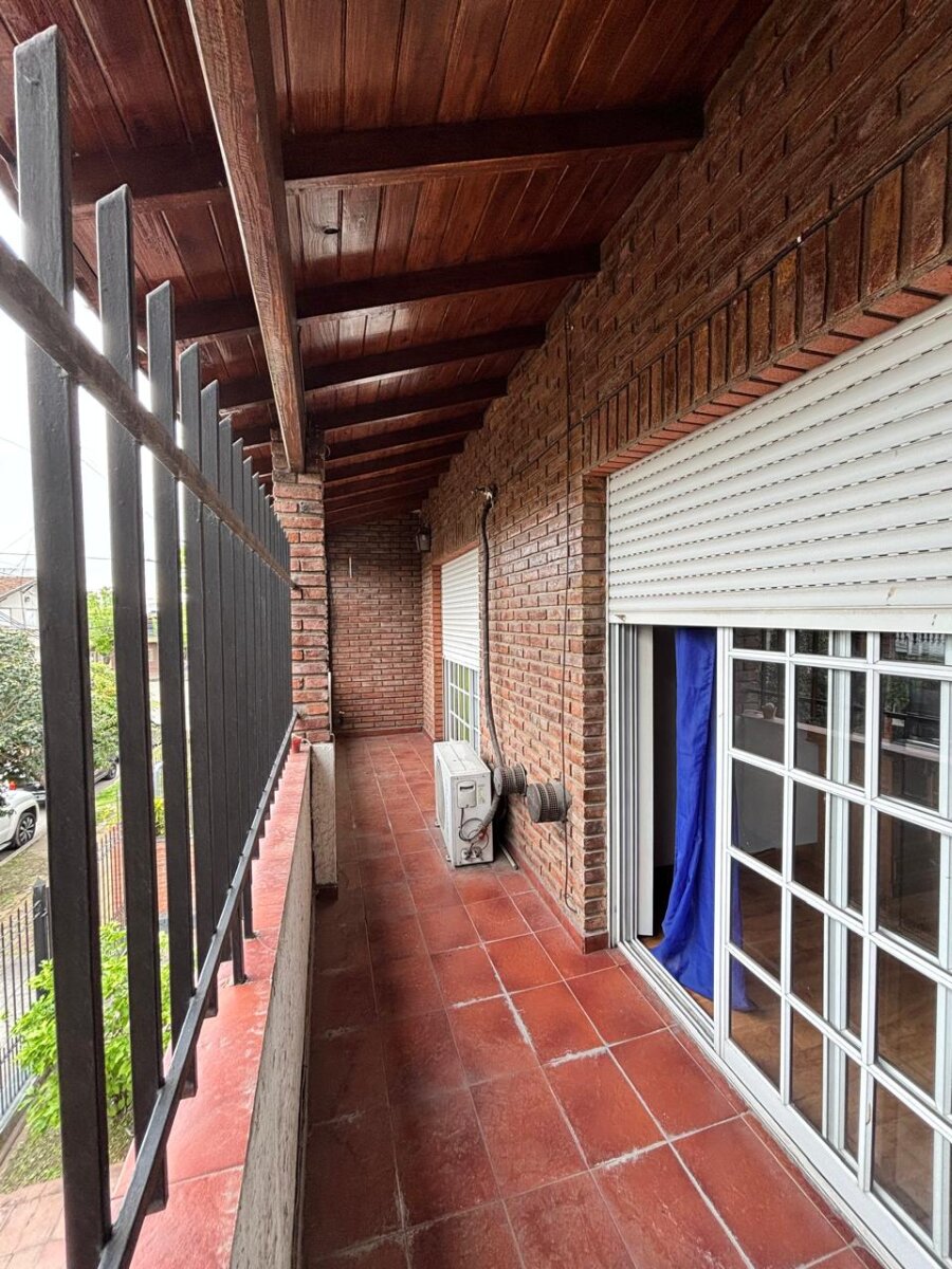 Casa 4 ambientes con garange y quincho - 35