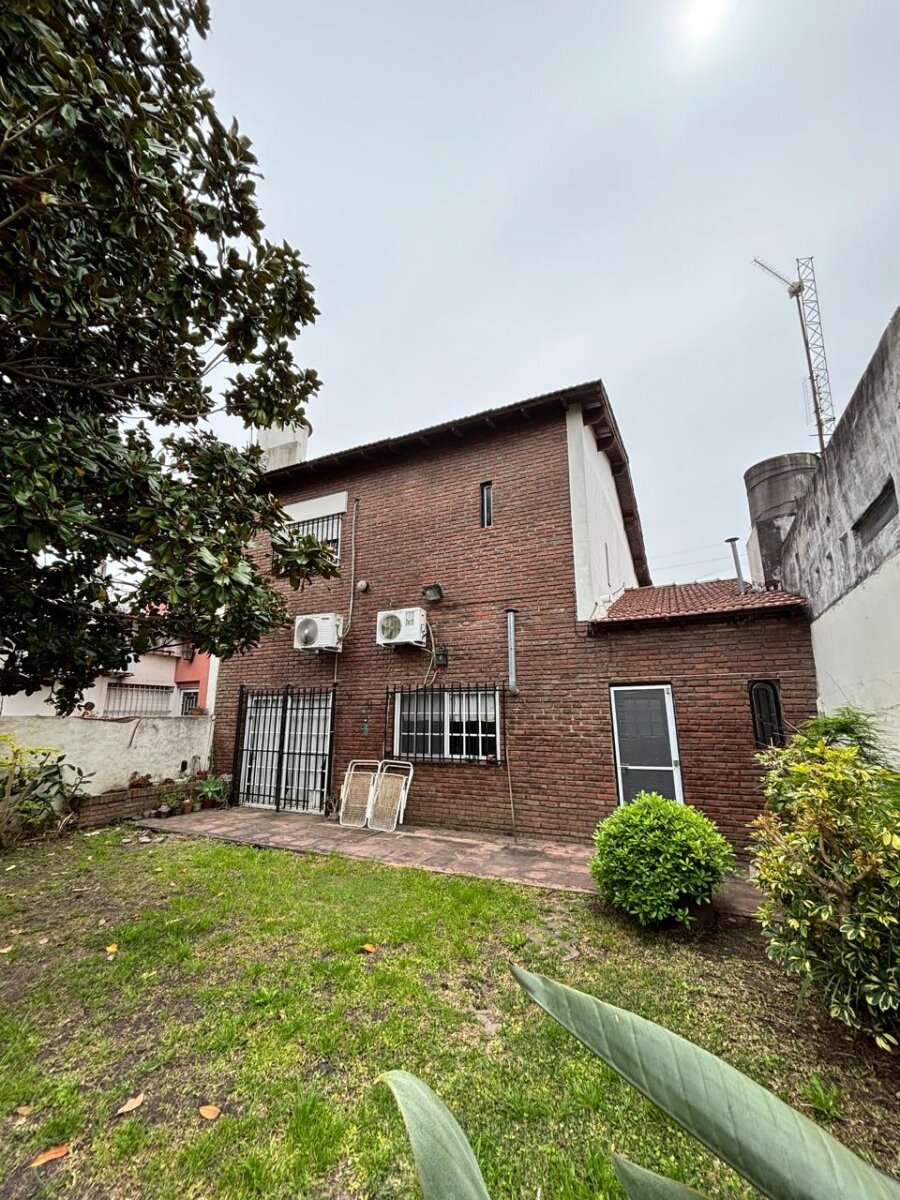 Casa 4 ambientes con garange y quincho - 44