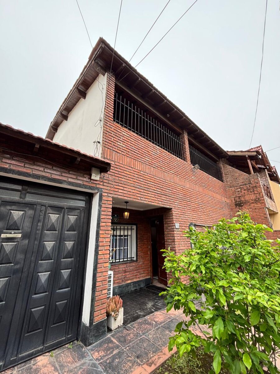 Casa 4 ambientes con garange y quincho — foto 3