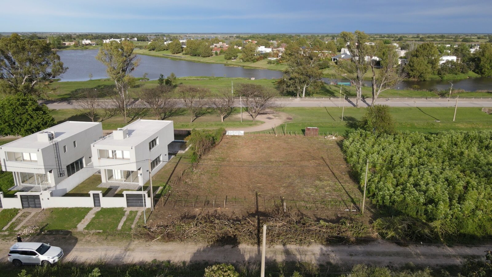 Lote con vista al rio asegurada, 1.000 m2, costanera, todos los servicios - 6
