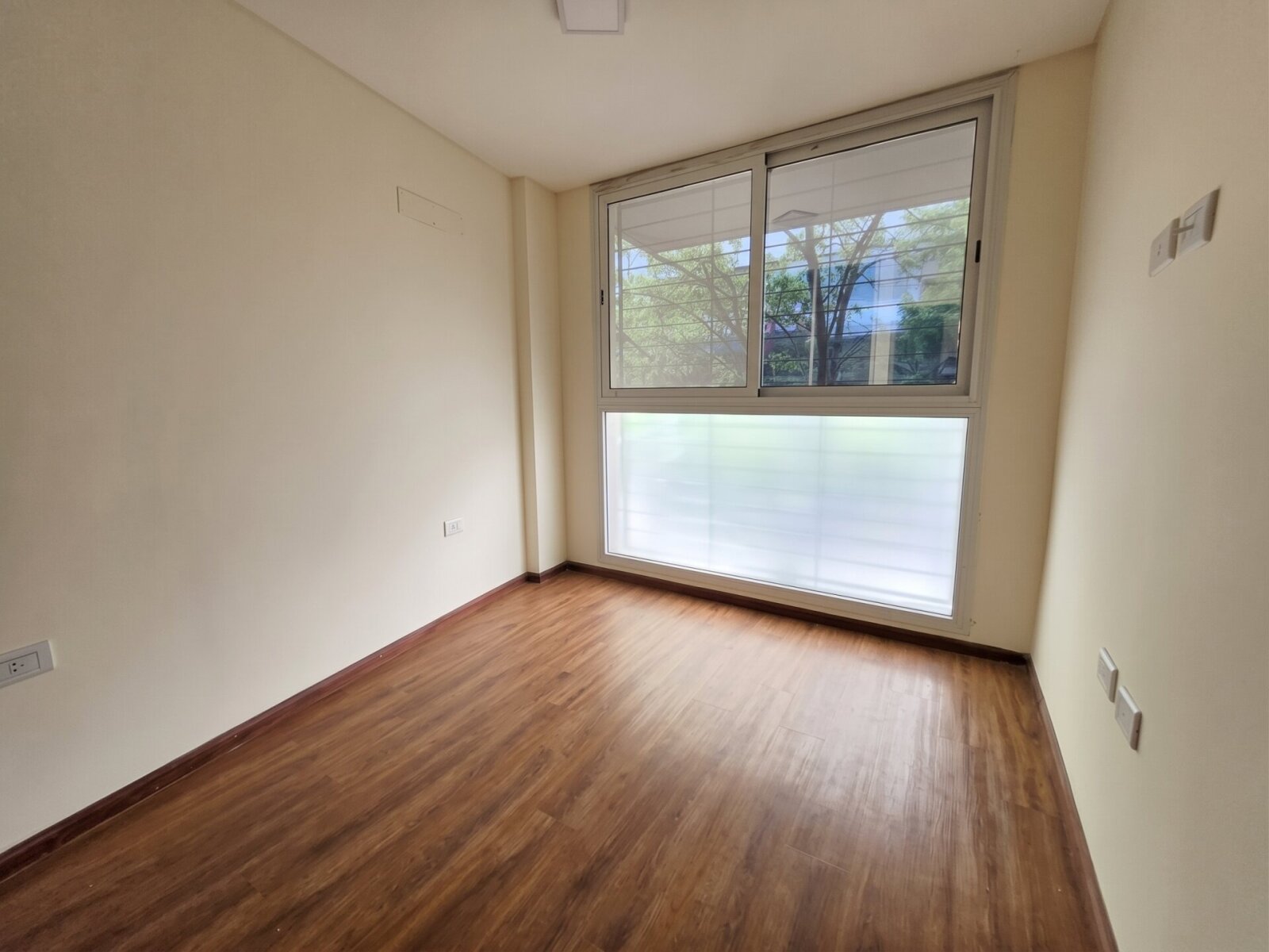 DEPARTAMENTO EN PRIMER PISO ZONA CENTRO — foto 5
