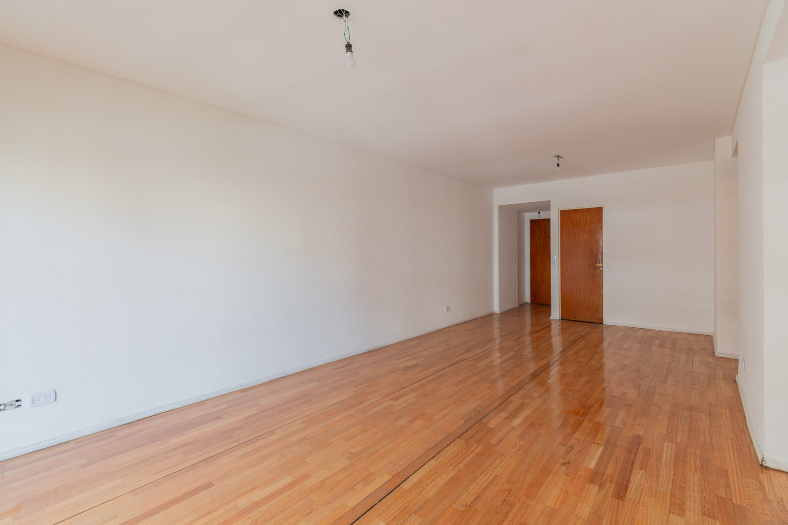4 Ambientes Al Frente Con Cochera · Subte En La Puerta · En Venta · Almagro — foto 4