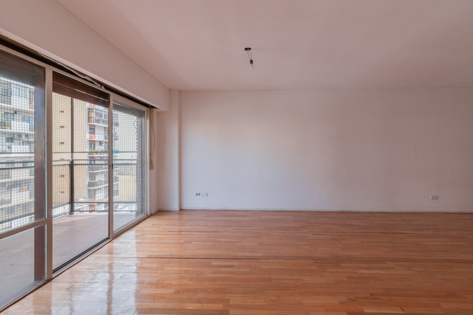 4 Ambientes Al Frente Con Cochera · Subte En La Puerta · En Venta · Almagro — foto 9